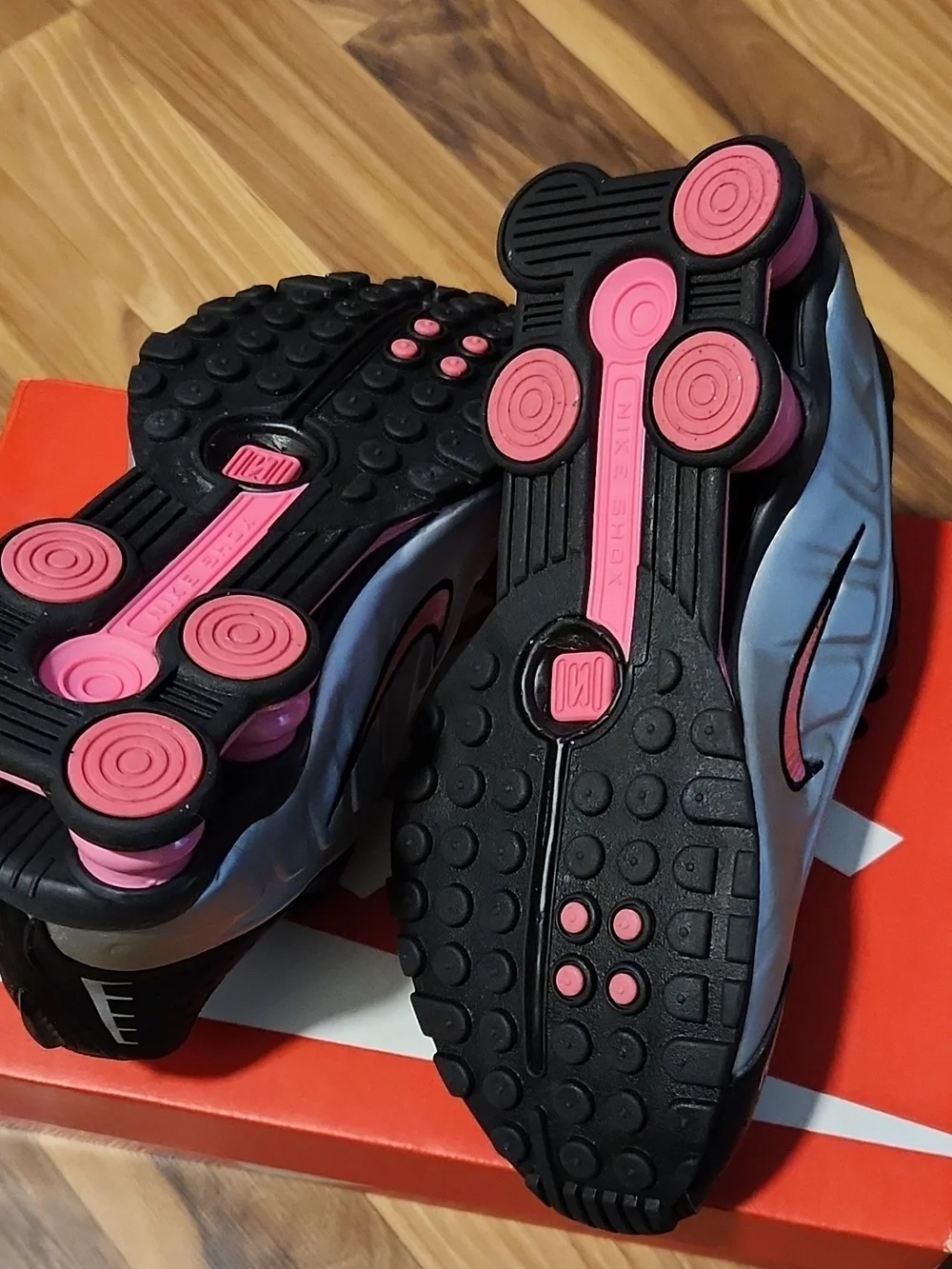 SIZE 4.5 YOUTH- NIKE SHOX R4 (GS) black silver pink CW2626-006 NEW with box kid